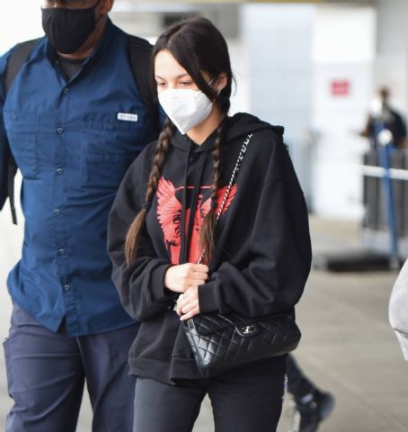 Olivia Rodrigo – Seen arriving at JFK airport in New York | Olivia