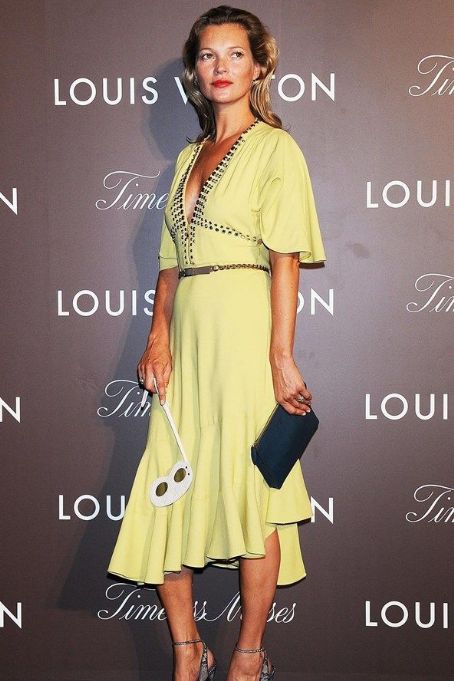 Kate Moss Wears Louis Vuitton Louis Vuitton Timeless Muses Exhibition Famousfix 