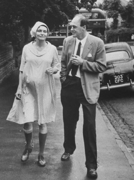 Patricia Neal and Roald Dahl - Dating, Gossip, News, Photos