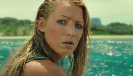 The Shallows (2016) | Blake Lively Picture #92624731 - 454 x 260 ...