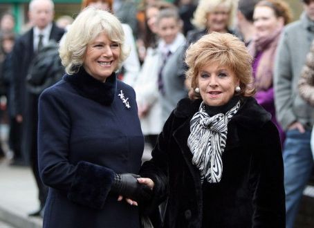 Who is Barbara Knox dating? Barbara Knox boyfriend, husband