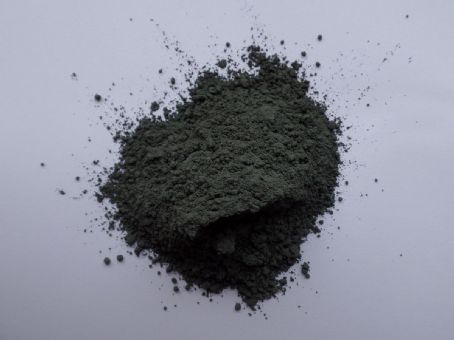 Nickel(III) oxide