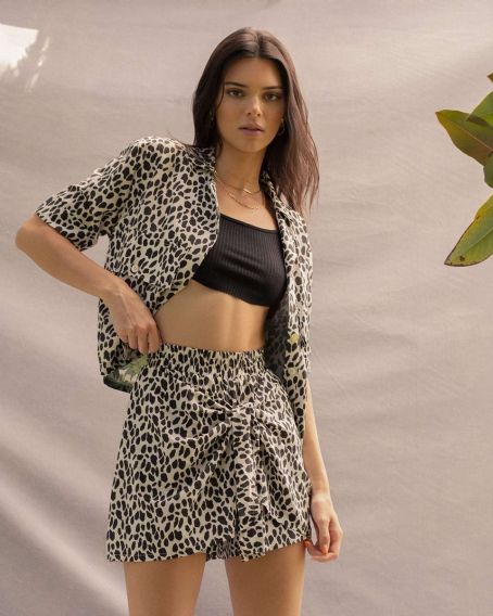 Kendall Jenner – Kendall + Kylie Summer Collection 2019