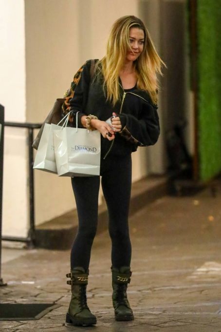 Denise Richards – Leaving The Diamond Face Institute surgical center in Beverly Hills