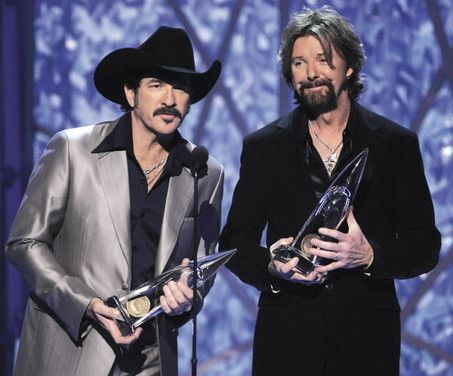 Who is Brooks & Dunn dating? Brooks & Dunn girlfriend, wife