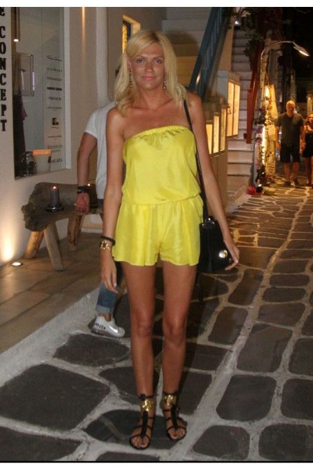 Sasa Stamati Mykonos Night Look Famousfix