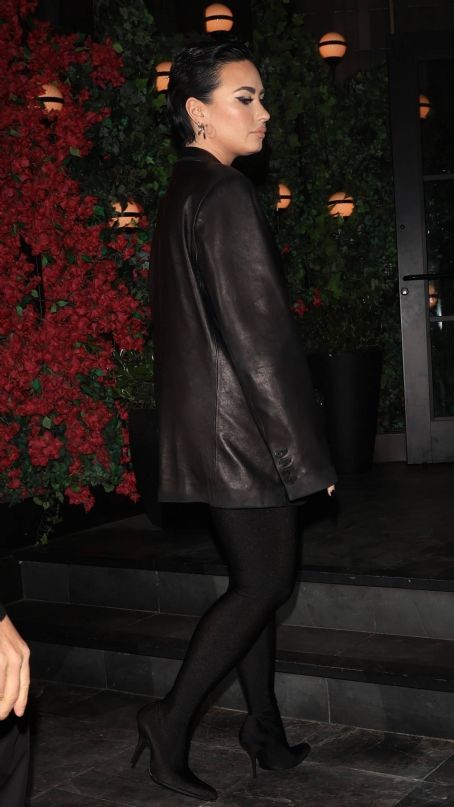 Demi Lovato – Arrives at a party for Ashley Benson in West Hollywood