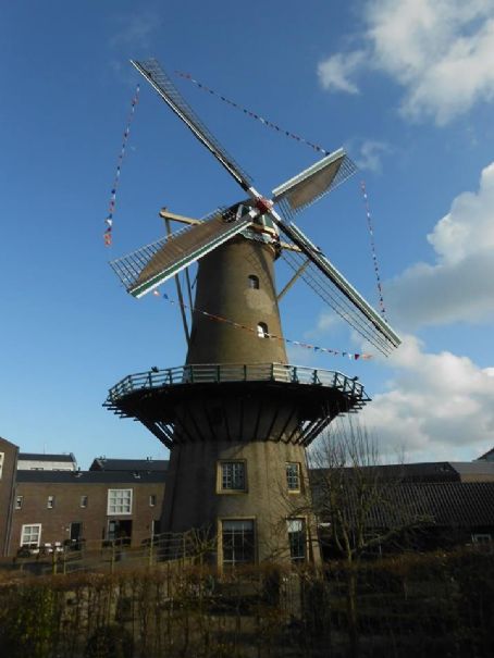 De Hoop, Hellevoetsluis
