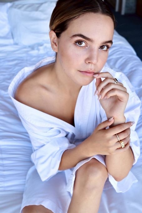 Bailee Madison Photo Gallery - FamousFix