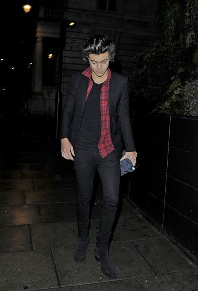 Harry Styles arriving at Kendall Jenner's London Hotel at 2:20 AM London