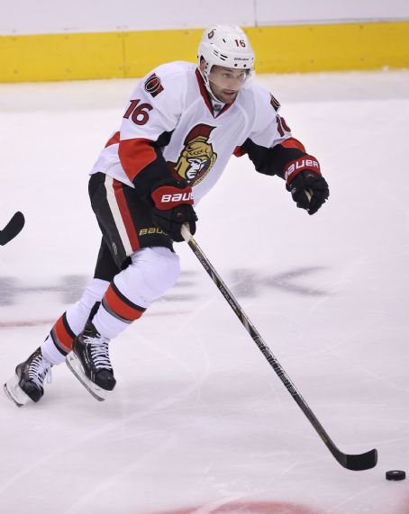 Who is Clarke MacArthur dating? Clarke MacArthur girlfriend, wife