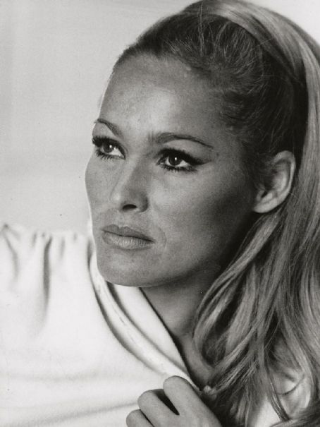 Ursula Andress Pic - Image of Ursula Andress - AllStarPics.Net