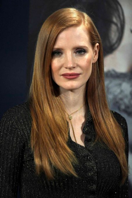 Jessica Chastain – ‘Molly’s Game’ Photocall in Madrid - FamousFix