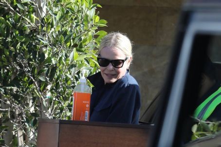 Chelsea Handler – Out for dinner and drinks at Soho House in Malibu