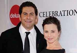 Linda Cardellini and Steven Rodriguez