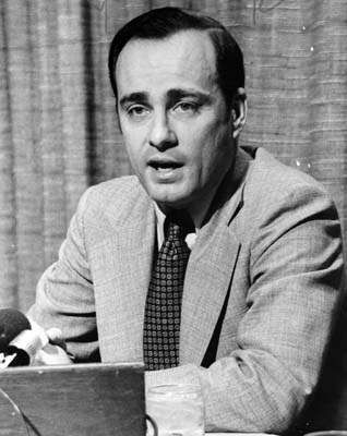 Who is Vincent Bugliosi dating? Vincent Bugliosi girlfriend, wife