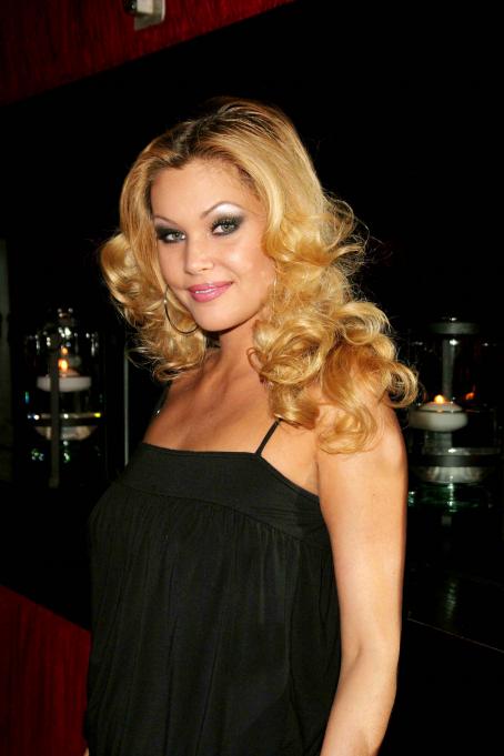 Shanna Moakler Unknown Event Shanna Moakler Picture 15687385 454 X 681 Fanpixnet 0219