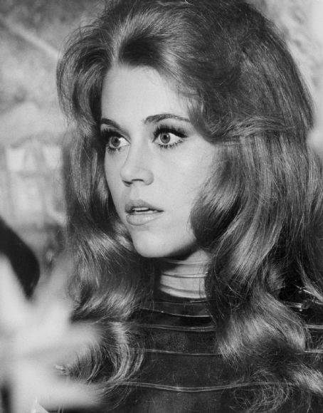 Jane Fonda Photos - Jane Fonda Picture Gallery - FamousFix - Page 61