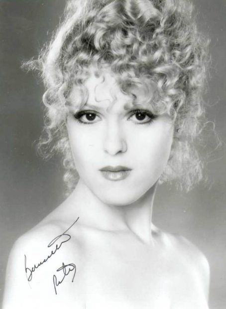 Next photo of Bernadette Peters