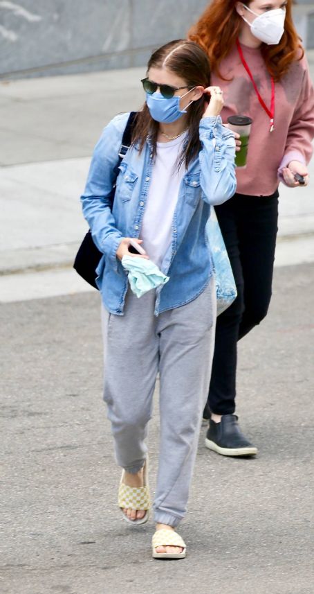 Kate Mara – Arrives to the set of ‘A Teacher’ in Los Angeles
