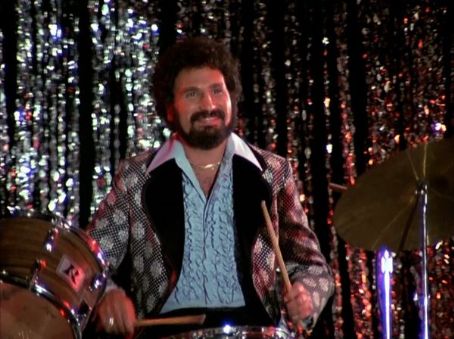 Gabe Kaplan- as Freddy York