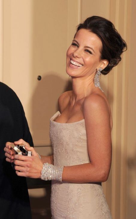 Kate Beckinsale: 2012 Golden Globes Cavalli Chic