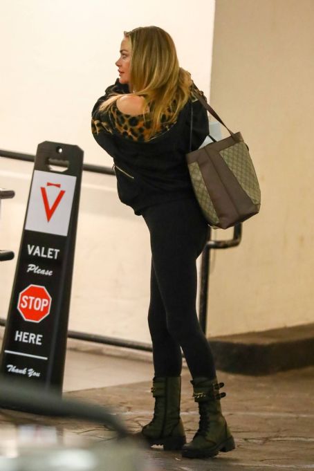 Denise Richards – Leaving The Diamond Face Institute surgical center in Beverly Hills