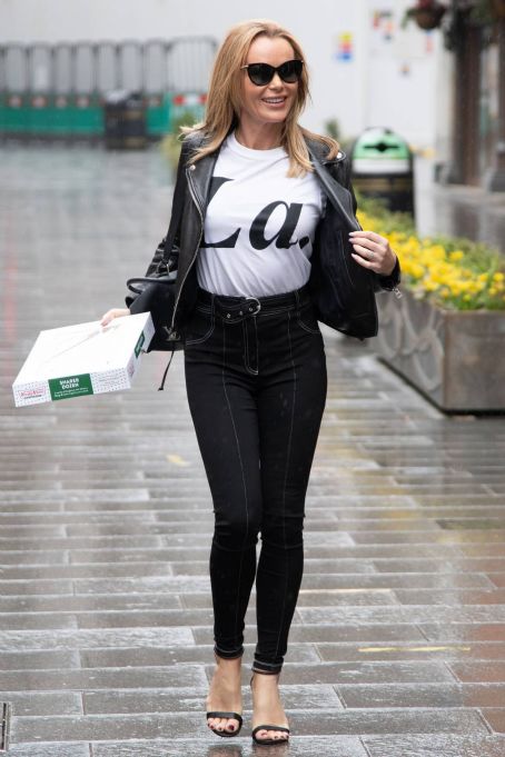 Amanda Holden – Seen departing Heart FM show | Amanda Holden Picture