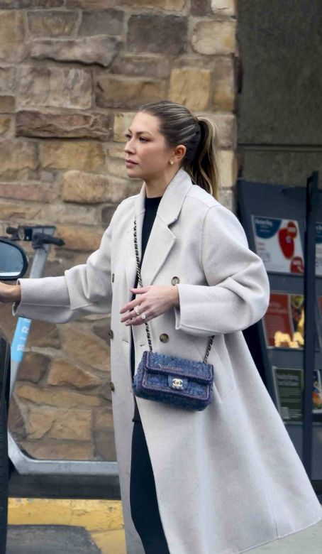 Stassi Schroeder – Seen at Gelson’s grocery shopping in Los Angeles