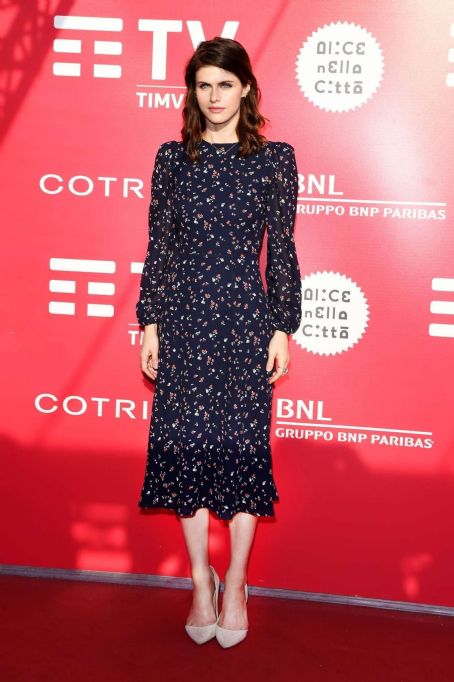 Alexandra Daddario – ‘Can You Keep A Secret’ photocall at Alice nella
