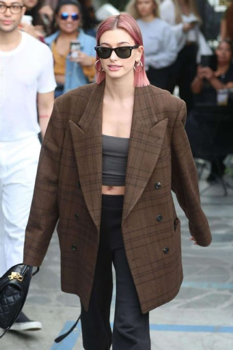 Hailey Baldwin – Leaves Barnes and Noble with Justin Bieber in LA