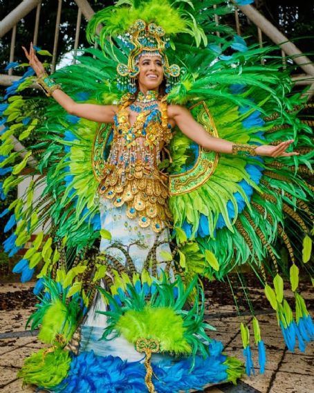 Jillyan Chue- Miss Earth 2021- National Costume Competition - FamousFix