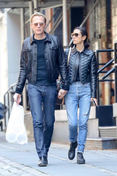 Who is Jennifer Connelly dating? Jennifer Connelly boyfriend, husband