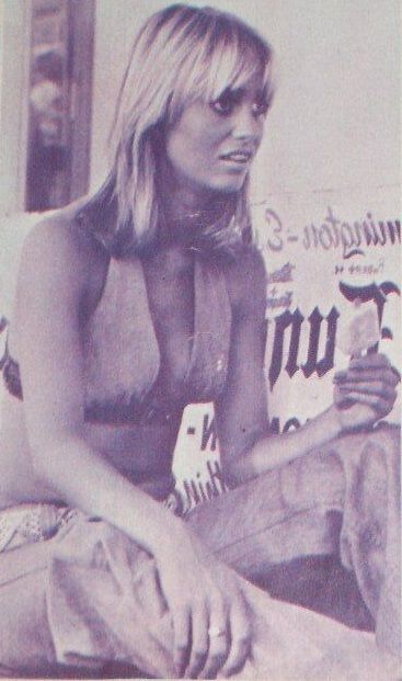Susan George - Film Magazine Pictorial [Poland] (6 January 1974)