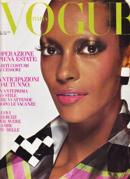 Carol Labrie-Rose, Vogue Magazine August 1971 Cover Photo - Italy