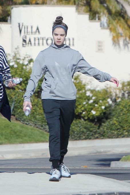 Hailee Steinfeld in Tracksuit – Out in LA