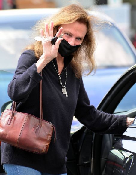 Jacqueline Bisset – Out and about in West Hollywood | Jacqueline Bisset