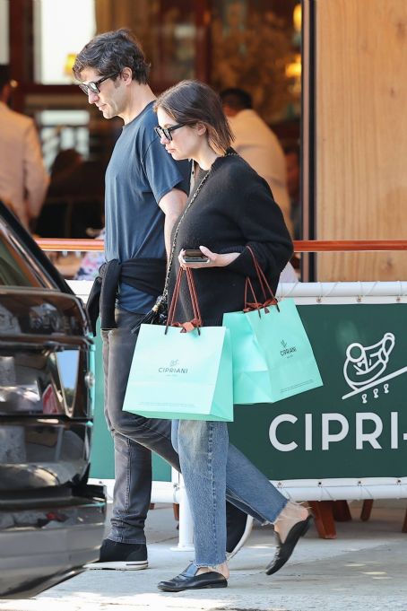 Ashley Benson – With Brandon Davis step out for a meal at Cipriani Beverly Hills