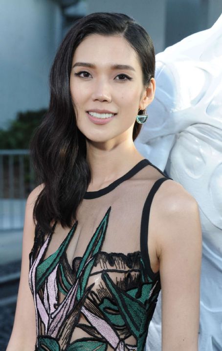 Who is Tao Okamoto dating? Tao Okamoto boyfriend, husband