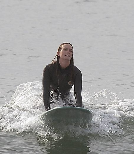 Leighton Meester – Taking surf session in Malibu
