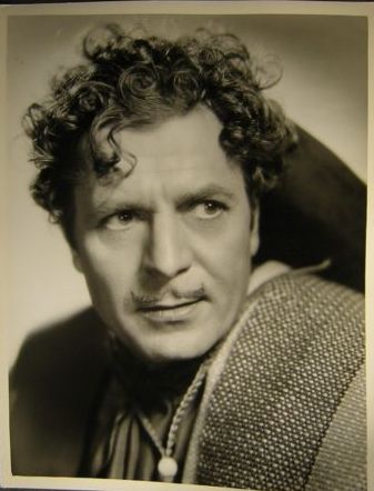 Warner Baxter - Under the Pampas Moon
