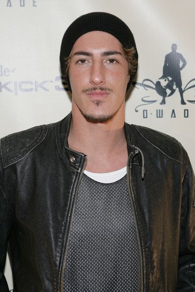 Eric Balfour Photos - Eric Balfour Picture Gallery - FamousFix - Page 4