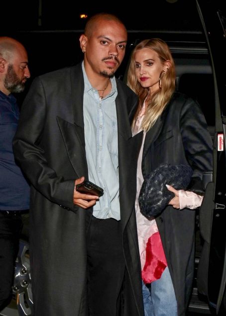 Ashlee Simpson – With Evan Ross head to dinner at Craig’s in West Hollywood