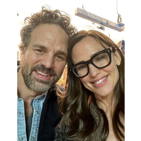 Grab Some Razzles and See Jennifer Garner and Mark Ruffalo's 13 Going on 30 Reunion