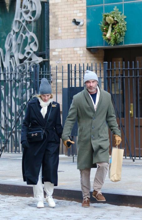 Taylor Neisen – With Liev Schreiber seen on Christmas Day in Manhattan’s SoHo area