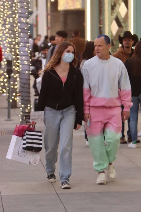 Clara Balzary – Shopping on Rodeo Drive in Beverly Hills - FamousFix