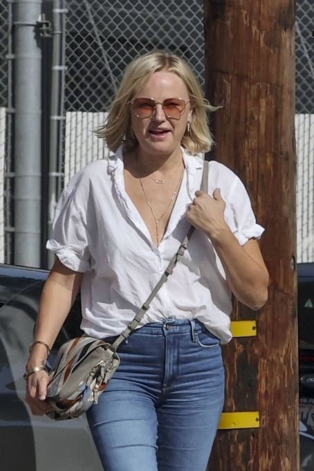 Malin Akerman – With Jack Donnelly take their dog for a walk in Los Angeles