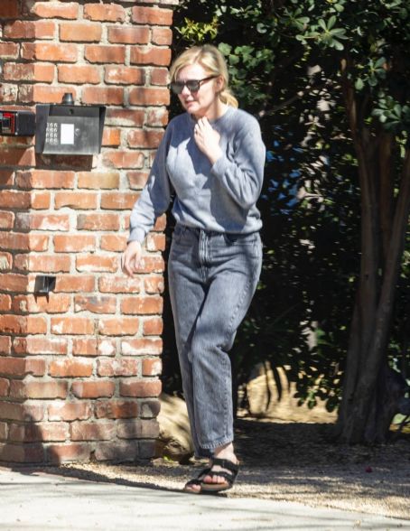 Kirsten Dunst – Gts picked up by a limo from her home in Los Angeles