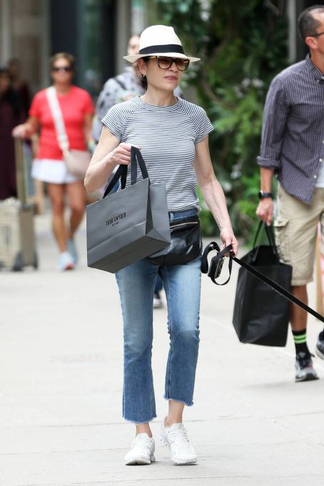 Julianna Margulies – Seen shopping at Todd Snyder in New York