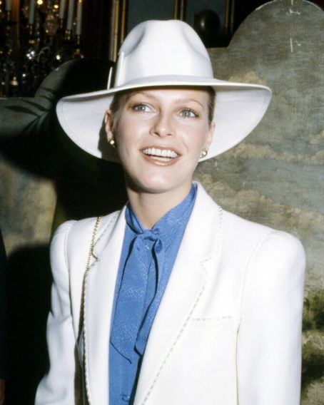 Cheryl Ladd - FamousFix